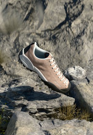 MOJITO - Scarpa da hiking - rose dust
