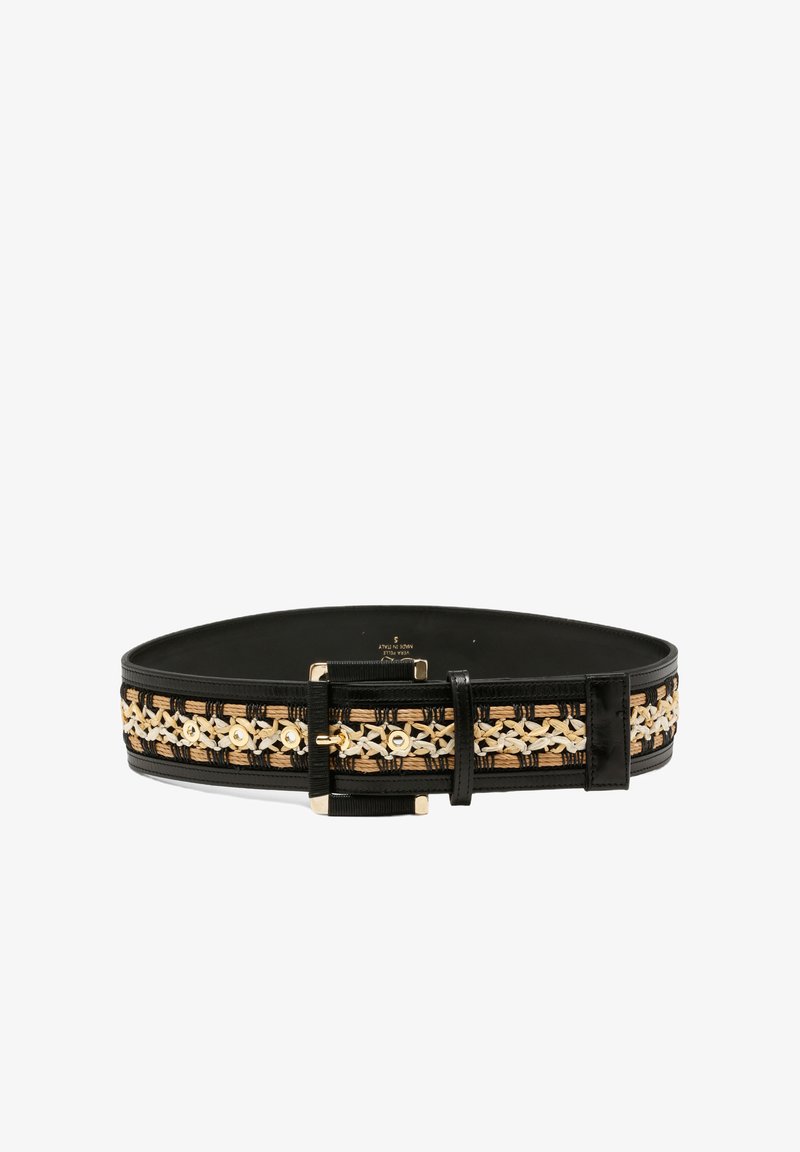 Black belt featuring a woven design with beige accents and gold hardware, showcasing a mix of textures and a rectangular buckle.