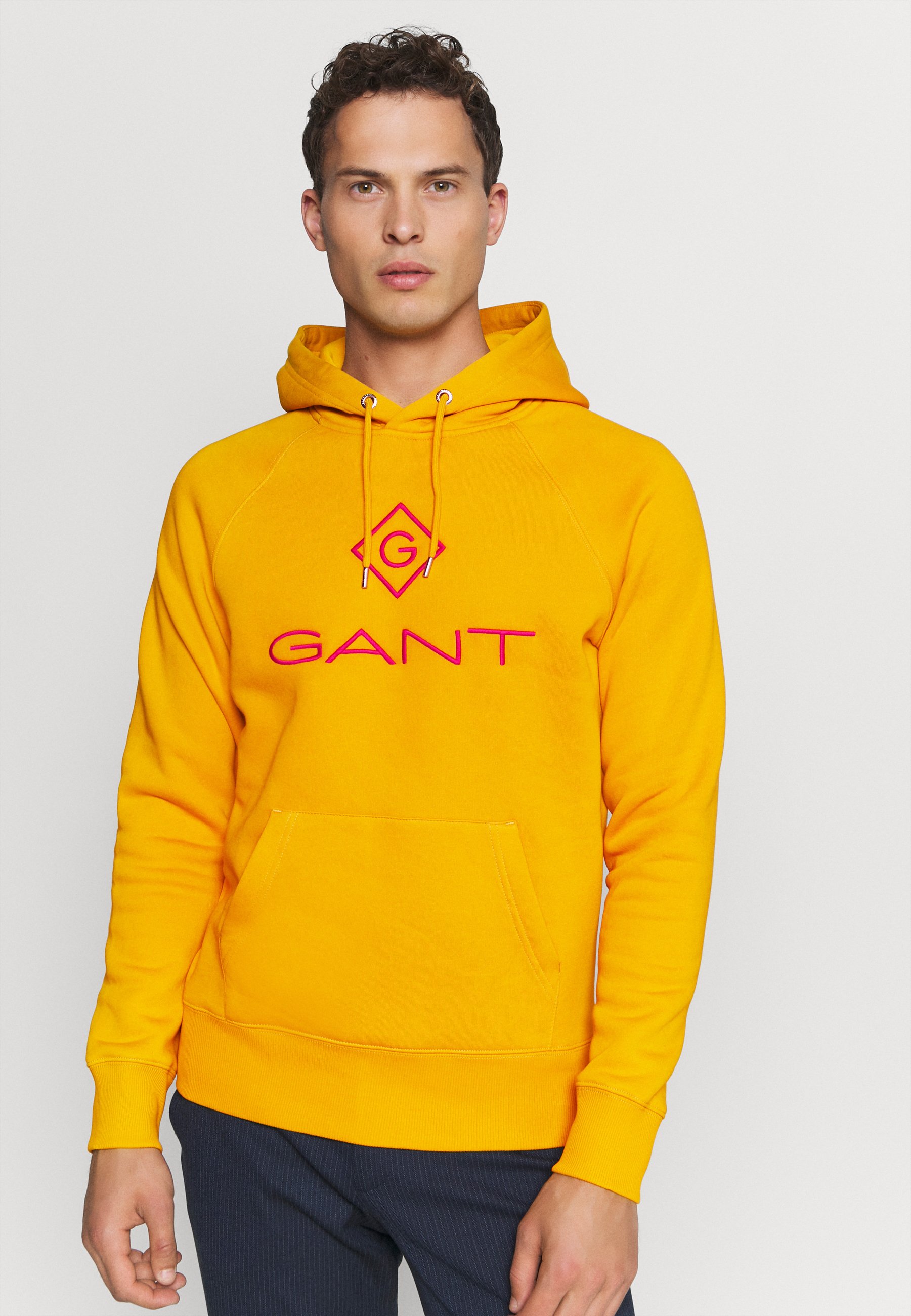 gant gold logo sweatshirt