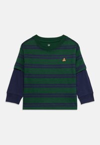 Langärmliges, geschichtetes Shirt für Kinder in grün und marineblau mit kleinen Teddy-Bär-Stickereien auf der Brust.