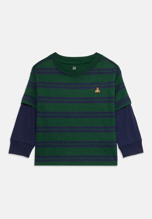 Langärmliges, geschichtetes Shirt für Kinder in grün und marineblau mit kleinen Teddy-Bär-Stickereien auf der Brust.