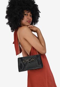 Bosanova Clutch - black