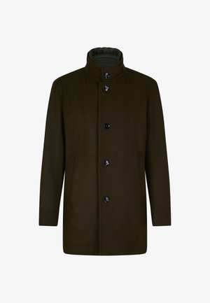 Cappotto verde oliva scuro realizzato in tessuto morbido, con colletto alto, cinque bottoni neri e due tasche laterali. Design semplice e lineare.