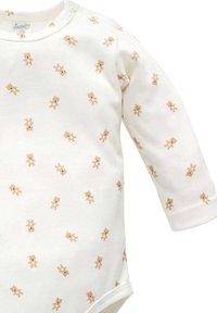 Langärmliger Babybody aus cremfarbener Baumwolle mit einem sich wiederholenden Muster von kleinen hellbraunen Teddy-Bären. Druckknöpfe am Hals.