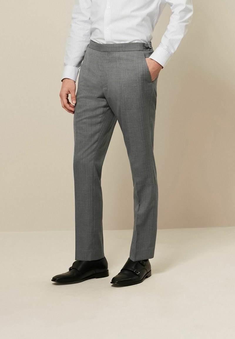 Next - REGULAR FIT - Pantaloni de costum - light grey, Extindeți