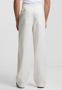 Urban Classics LOOSE - Broek - whitesand