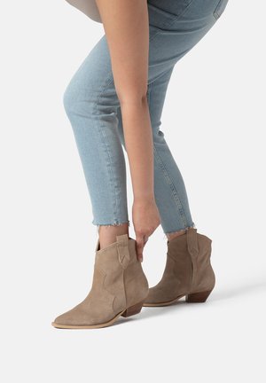 NEW SOMEBODY ELSE - Classic ankle boots - beige