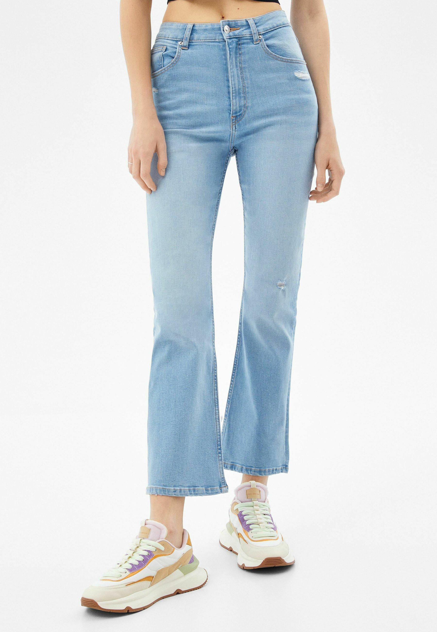 Bershka Jeans a zampa - light-blue denim/carta da zucchero - Zalando.it