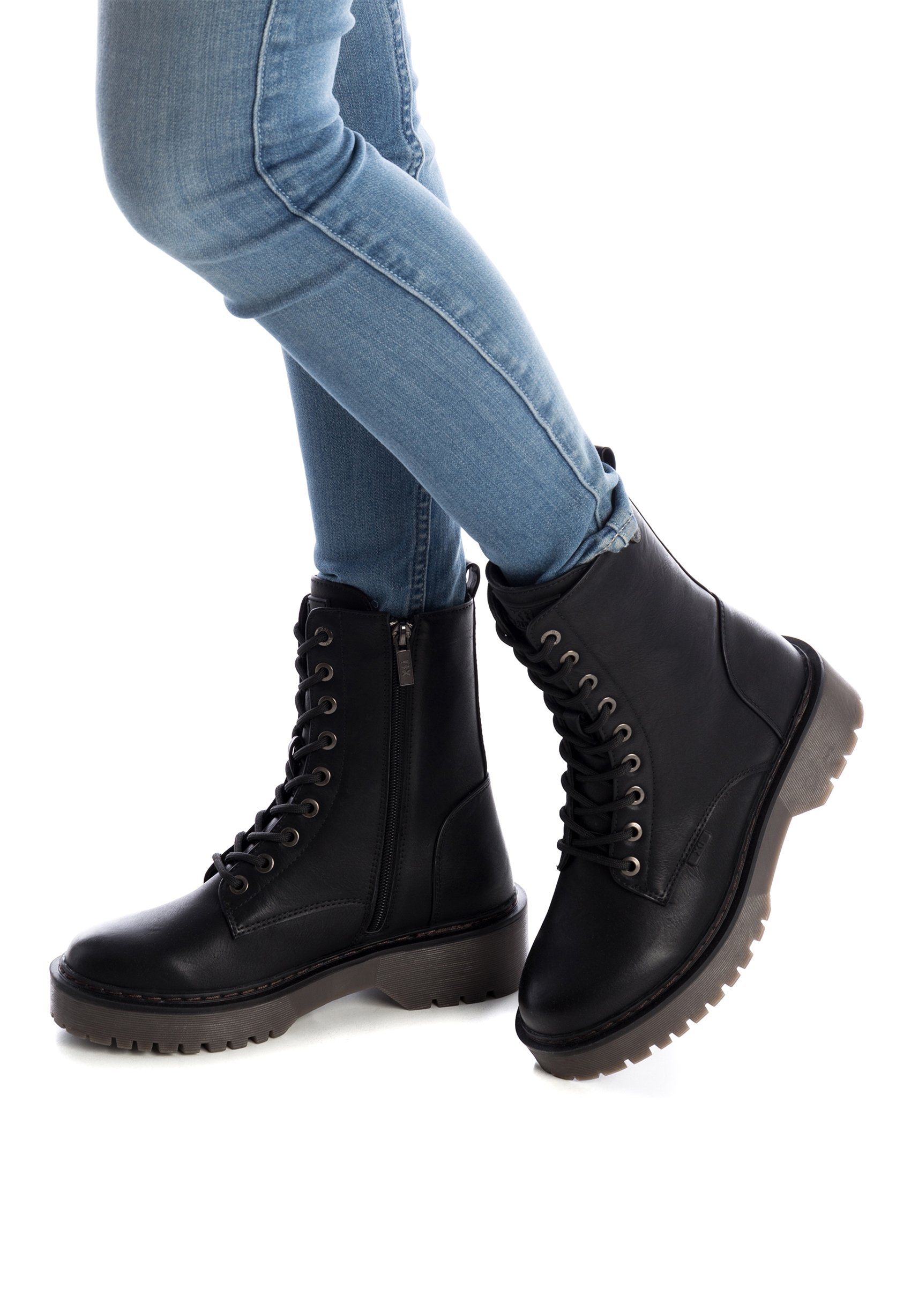 XTI Botines con cordones - black/negro - Zalando.es