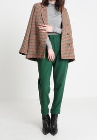 mint&berry Sweter