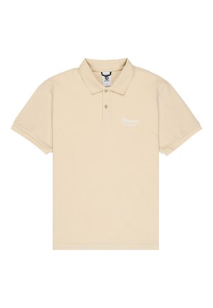 Beżowa koszulka polo z krótkim rękawem, z dwoma guzikami i białym haftowanym napisem „Element Co 1992” na lewej piersi.