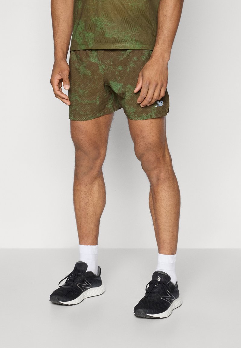 New Balance PRINTED SHORT - Sportiniai šortai - woodland