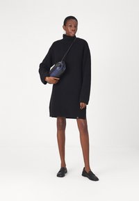 Calvin Klein Jeans CHUNKY LOOSE DRESS - Abito in maglia - black