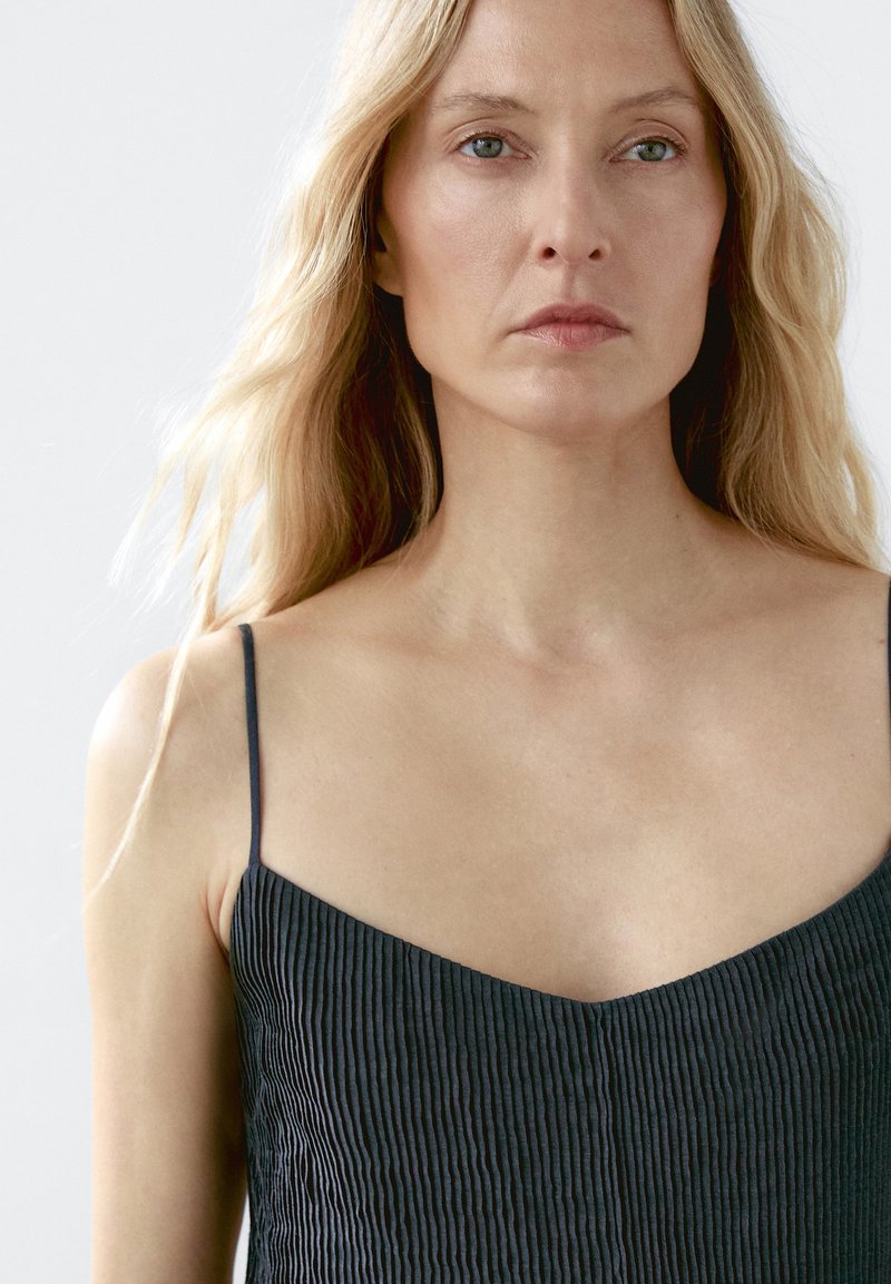Massimo Dutti LONG FLOUNCE WITH PINTUCKS - Maxi dress - blue grey/blue-grey  - Zalando.co.uk