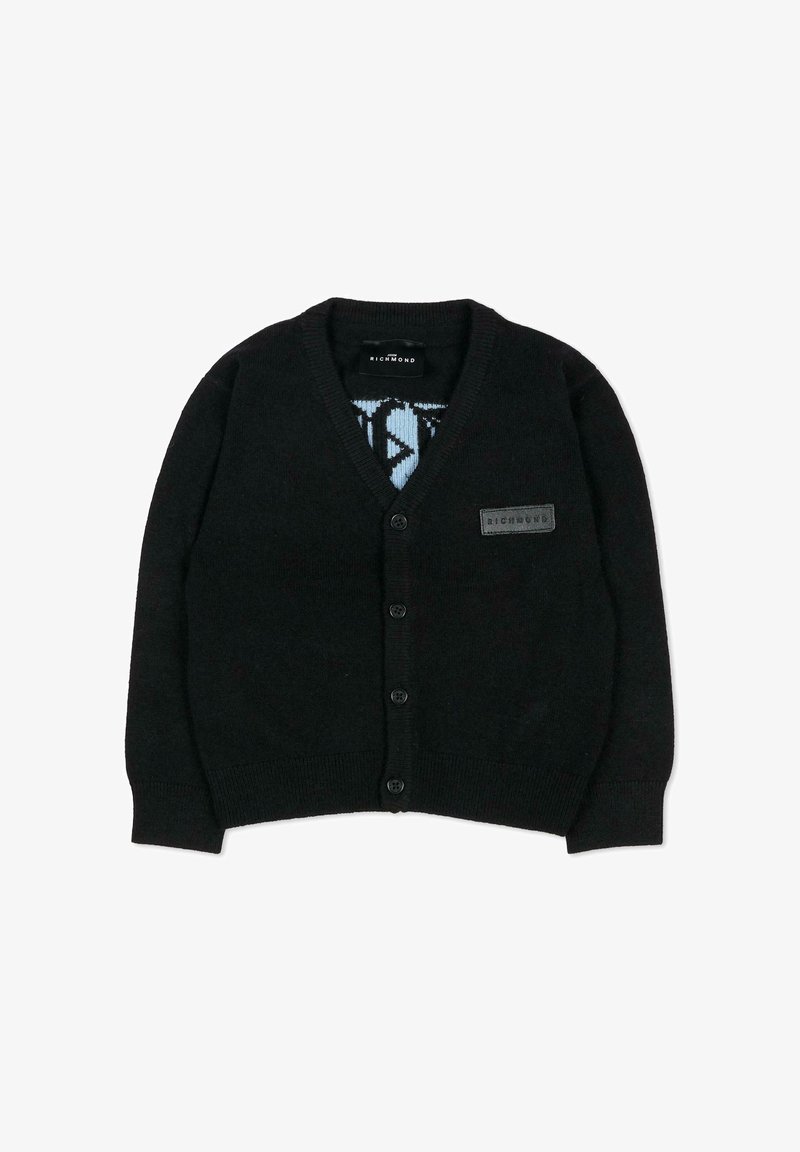 Cardigan noir en tissu tricoté, présentant un col en V, des boutons sur le devant, des poignets et un ourlet à côtes, ainsi qu'une étiquette logo sur la poitrine.