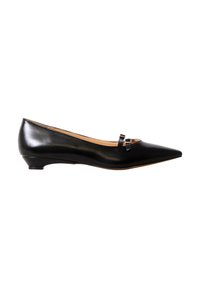 Chaussure plate en cuir noir à bout pointu, avec un petit nœud sur le dessus et un petit talon kitten.