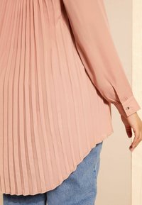 Friends Like These CURVES PLEATED BACK REGULAR FIT - Hemdbluse - pink