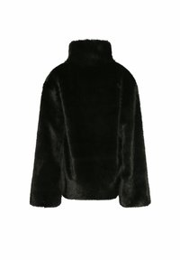 Svart faux fur-jacka med hög krage och långa ärmar, sedd bakifrån mot en vit bakgrund.