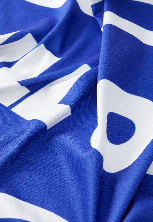 CHILL OUT TOWEL - Beach towel2