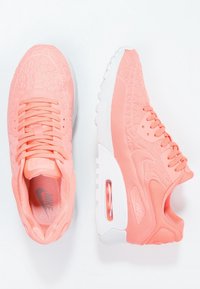 Nike Sportswear Sneakers - coral