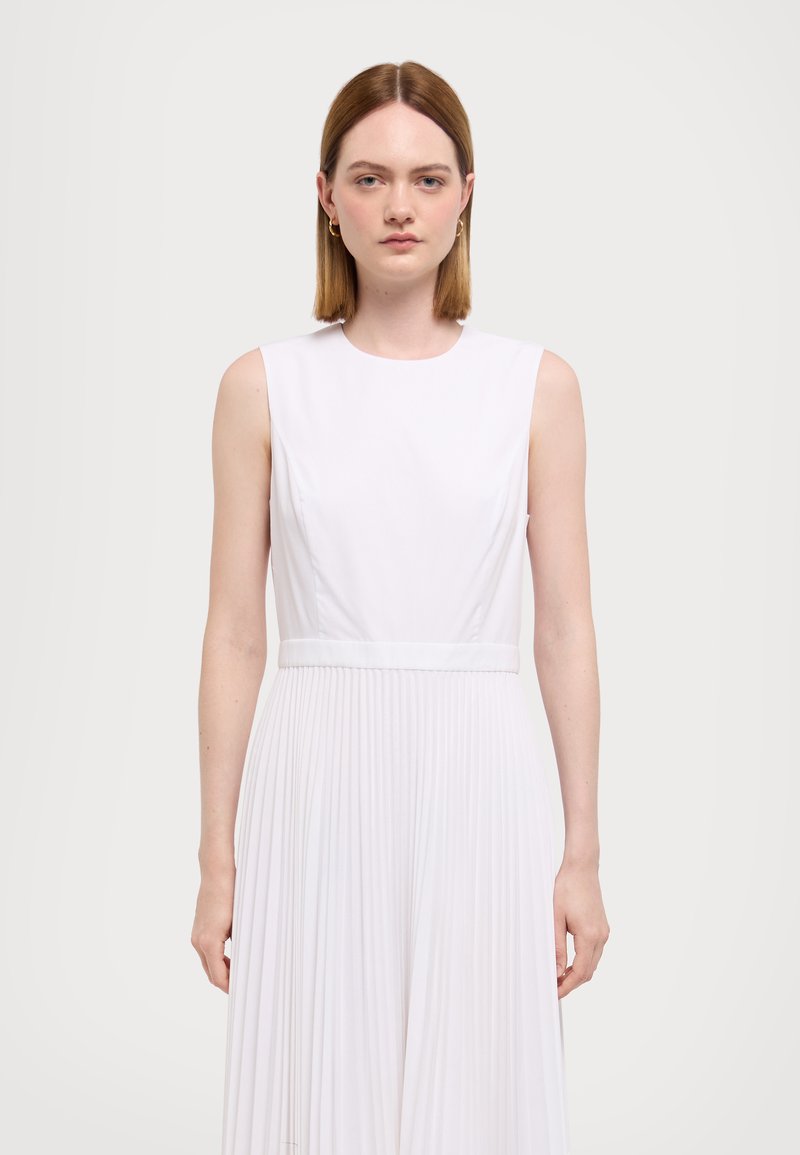 Theory SLEEK PLEATED DRESS - Day dress - white - Zalando.co.uk