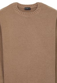 Beige gestrickter Pullover mit geripptem Rundhalsausschnitt, aus weichem Stoff gefertigt, mit einem Etikett mit der Marke "CALLIOPE" im Halsbereich.