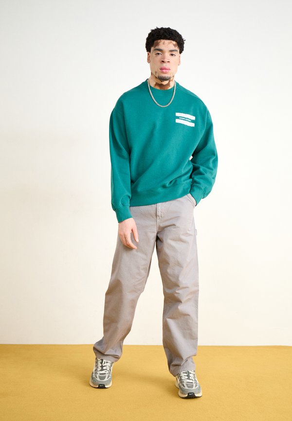 CATALOGUE  - Sweatshirt3