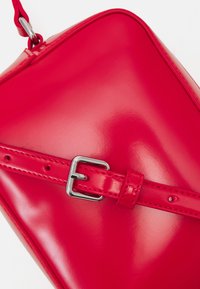 Tommy Jeans MUST CAMERA BAG SEASONAL - Τσάντα χιαστί - deep crimson