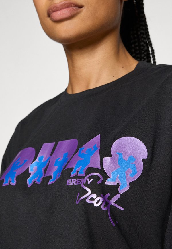 X JEREMY SCOTT PRIDE TRAINING TEE - Print T-shirt2