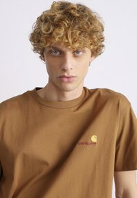Carhartt WIP AMERICAN SCRIPT - Basic T-shirt - hamilton brown