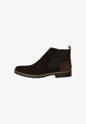 Brune suede ankelstøvle med elastiske sidepaneler og en trækflap. Syede detaljer og en brun gummisål fuldender designet.