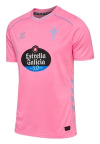 Różowy sportowy podkoszulek wykonany z gładkiego materiału, z niebieskim logo klubu oraz czarnym okrągłym logo z białym napisem z przodu. Paski wzdłuż boków.