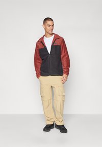 Columbia STEENS MOUNTAIN™ FULL ZIP - Fliisjakk - spice/black