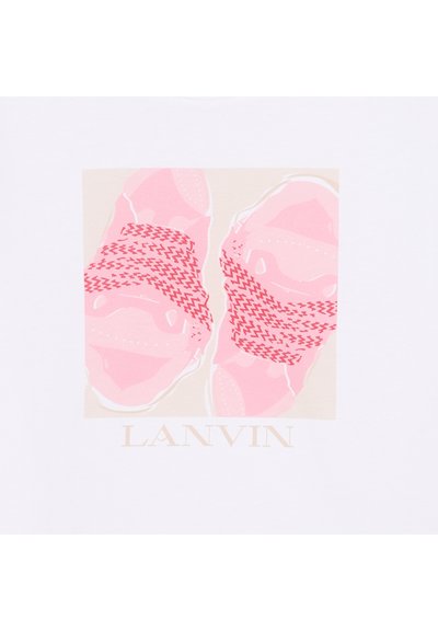 Par af lyserøde sandaler med røde stropper med zigzag-mønster, centreret på en beige firkantet baggrund med teksten "LANVIN" nedenfor.