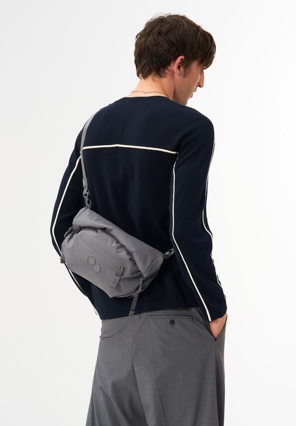 AKSEL - Umhängetasche