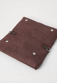 Thumbnail Image 4