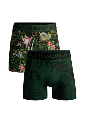 Kaks paari rohelist bokserpükstega meestele, mille vöökohal on kiri "MUCHACHOMALO"; üks paar lille- ja kestamustriga, teine paar geomeetriliste kujundustega.