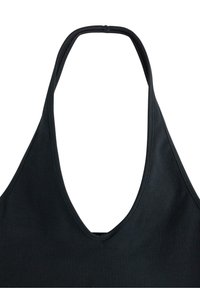 Sort halterneck-top med en dyb V-hals, lavet af glat stof med minimal syning, designet med en slank og strømlinet silhuet.