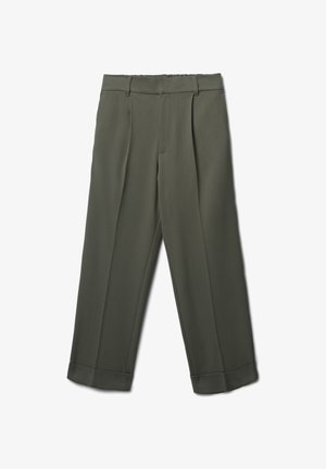 Pantaloni verde oliva con una vestibilità ampia, dotati di pieghe frontali, una texture liscia e un orlo cuff. Nessuna tasca visibile.