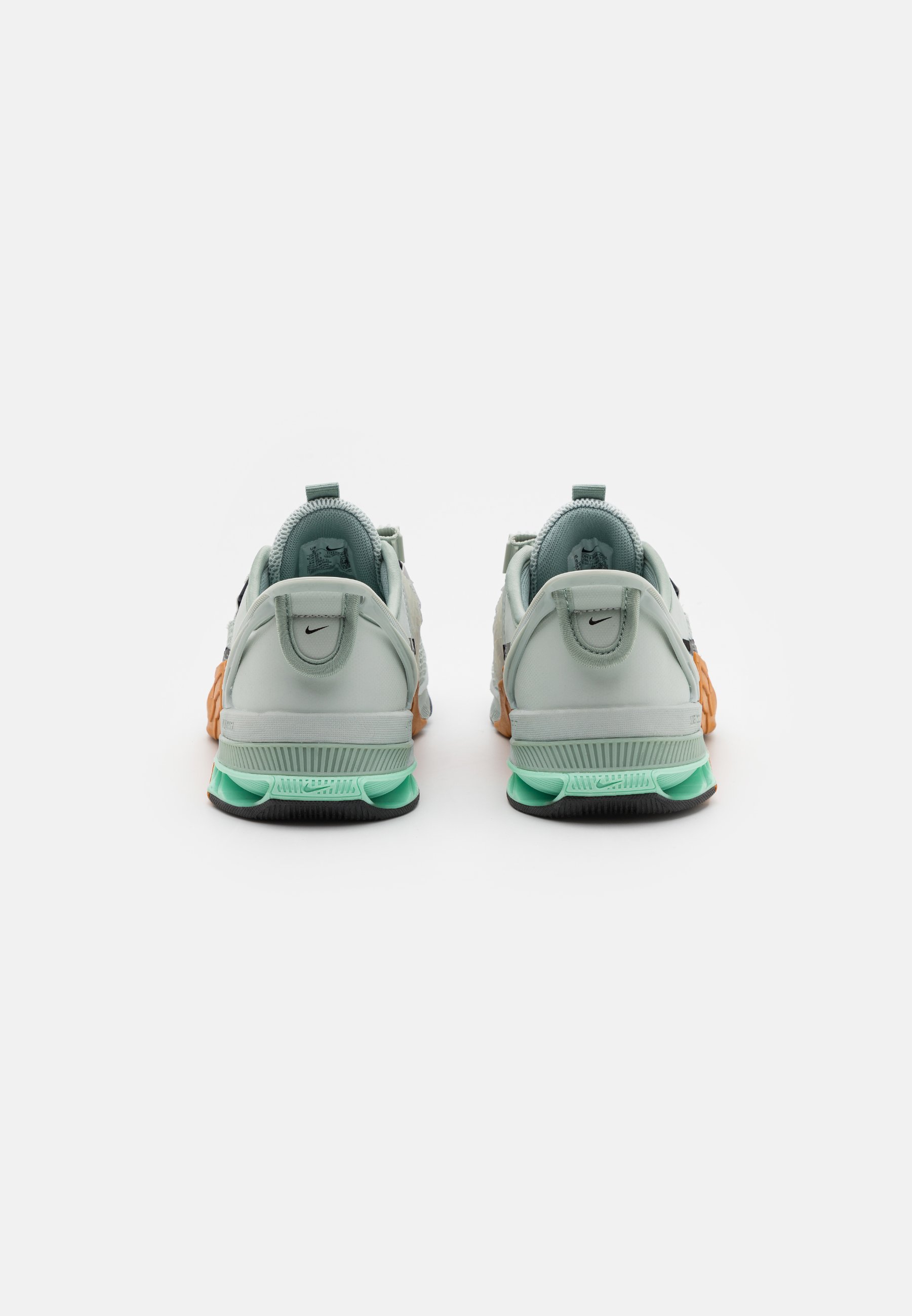 Nike Performance METCON 7 FLYEASE UNISEX - Trainingsschoen - light  silver/black/desert ochre/dusty sage/mint foam/zilverkleurig - Zalando.nl