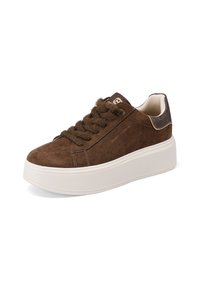 Sneaker in suede marrone con suola piattaforma bianca spessa, lacci marroni abbinati e collo imbottito con dettaglio marrone scuro.