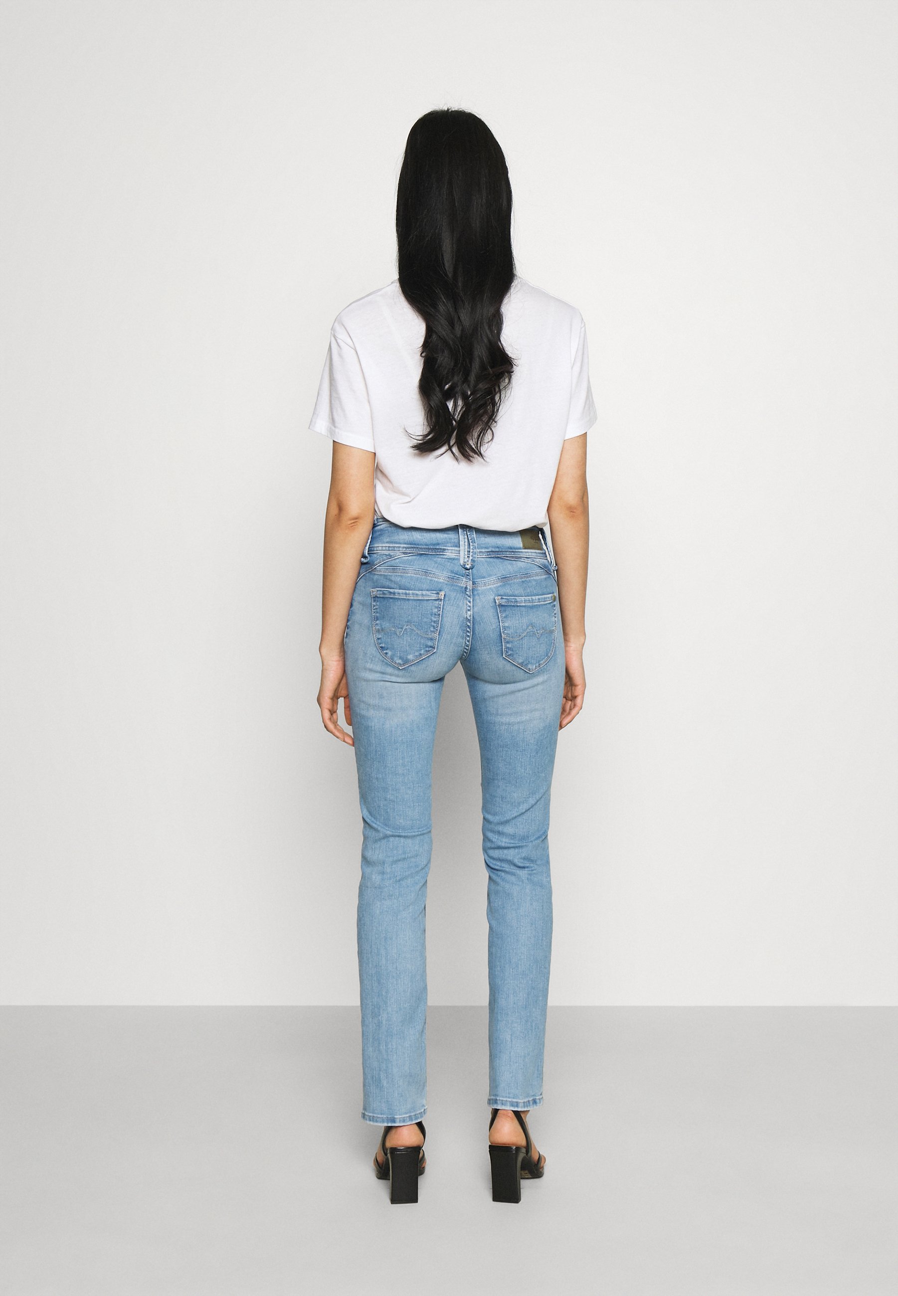 Pepe Jeans NEW GEN - Prigludę džinsai 