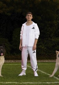 Thumbnail Image 3
