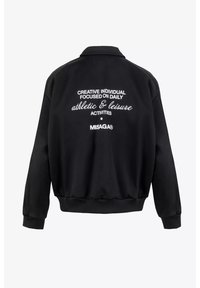 - Kurtka Bomber