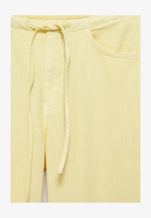 PULL&BEAR, DRAWSTING STRAIGHT-LEG - TROUSERS - Nadrágok - yellow