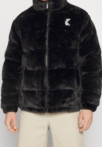 Karl Kani Talvitakki - black