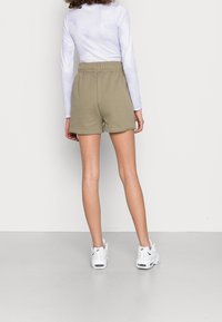 Nike Sportswear Šortky - olive