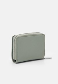 Calvin Klein MUST MEDIUM ZIP AROUND WALLET - Portafoglio - pigeon