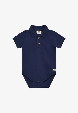 Granatowy polo onesie wykonany z miękkiej bawełny, z kołnierzykiem, trzema drewnianymi guzikami i małą metką marki przy brzegu.