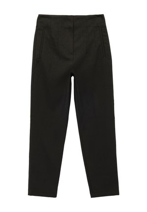 Pantalones negros ajustados hechos de tela suave. Presentan bolsillos frontales y pliegues verticales, con una cintura de altura media y un corte entallado.
